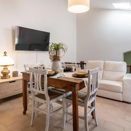 Casa Carol Apt In The Old Center - With Netflix * San Costanzo