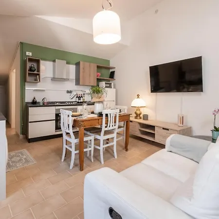 Casa Carol Apt In The Old Center - With Netflix Διαμέρισμα San Costanzo